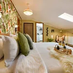 Plants Attic Studio - Best Location - Old Town